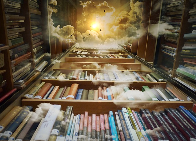 Une bibliothèque de livres dans un ciel ensoleillé et nuageux avec des oiseaux.